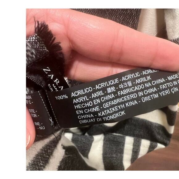 Zara Long Blanket Scarf Black White Striped - Picture 5 of 6